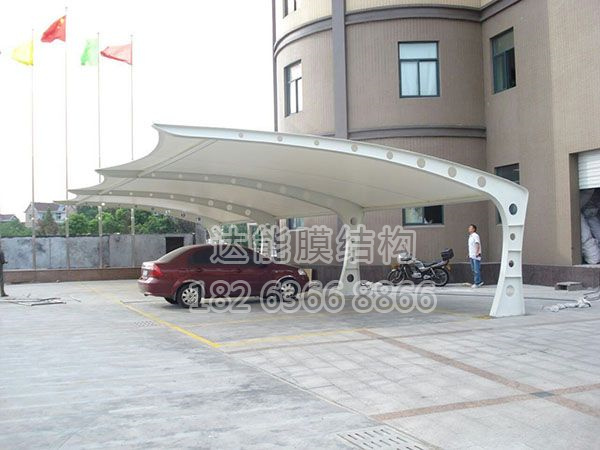膜結構車棚
